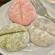 Mo-Mo-Paradise ฟิวเจอร์พาร์ค และสเปลล์