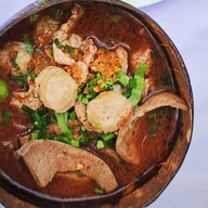 ก๋วยเตี๋ยวกะลา ชาเพื่อนบัง