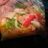 ยำแซ่บนัว ตลาดนัดเลียบด่วน2