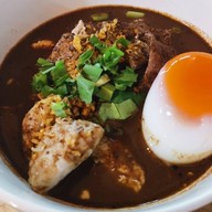 ก๋วยเตี๋ยวเรือกากหมูอยุธยา ถนนจันทน์