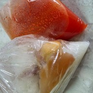 เมนูของร้าน ต้มเลือดหมูศรีย่าน  ก๋วยจั๊บญวน  ก๋วยเตี๋ยวหมูต้มยำ  เย็นตาโฟ ไม่มีสาขา