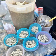 เมนูของร้าน ลุงบอยป้ารัตน์ หอยนางรมสด พัทยา หาดจอมเทียน