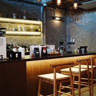 Somewhere Home Cafe สวนหลวง