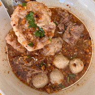 เมนูของร้าน เช้าชามเย็นชาม ก๋วยเตี๋ยวหมูต้มยำโบราณ บางบ่อ