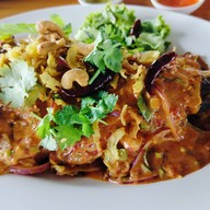ครัวหลังบ้าน Fast Foods