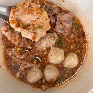 เมนูของร้าน เช้าชามเย็นชาม ก๋วยเตี๋ยวหมูต้มยำโบราณ บางบ่อ