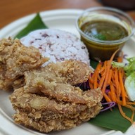 เมนูของร้าน APA SOi อาปาซอย ข้าวซอยยูนนาน ฮาลาล