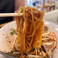 เช้าชามเย็นชาม ก๋วยเตี๋ยวหมูต้มยำโบราณ บางบ่อ