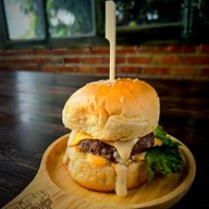 เมนูของร้าน Ampol Burger สาขาบ้านบึง บ้านบึง