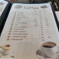 เมนู Vlog Cafe & Eatery (Crepe, Tokyo, Pancake, Croffle, Sandwich, Pang Yen, Snack, Rice Bowl) กาแฟ ชา โกโก้ เค้ก เครป โตเกียว แพนเค้ก ครอฟเฟิล ปังเย็น อาหาร ไข่ข้น ไก่ทอด เฟรนช์ฟรายส์  แซนวิช