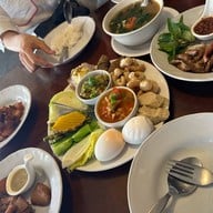 เมนูของร้าน ต๋อง เต็ม โต๊ะ นิมมานเหมินท์ ซอย 13