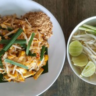 เมนูของร้าน ผัดไทย 8 เซียน (ซอยวัดมะขาม) (ร้านหยุด 6-19 ธ.ค.)