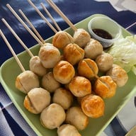 ก๋วยเตี๋ยวหมูต้มยำตำลึงตาเบิร์ด (หน้าวัง)