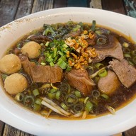 ก๋วยเตี๋ยวเรือแหลมฉบัง ชลบุรี