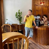 LOG Coffee & Teak Furniture