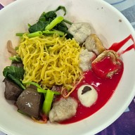ก๋วยเตี๋ยวแคะสีลม