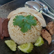 เมนูของร้าน ไก๊ฟ่าน ข้าวมันไก่ไต้หวัน พรานนก