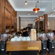 LOG Coffee & Teak Furniture