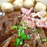 ก๋วยเตี๋ยวเนื้อ ตามสั่ง 3แซ่บ ร้าน3แซ่บ ก๋วยเตี๋ยวเนื้อดินแเดง