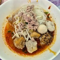 ก๋วยเตี๋ยวแคะสีลม