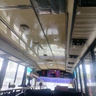 บรรยากาศ Bus and Cut Cafe