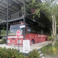 หน้าร้าน Bus and Cut Cafe