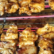 ข้าวหมูทอด & สลัดโรล (หิวดึกสั่งได้)