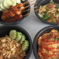 ขนมจีบ/ข้าวไข่เจียว (ร้านรชา)