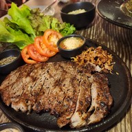 เมนูของร้าน Meats And Beans | Steakhouse & Bar มีทส์ แอนด์ บีนส์