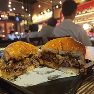 เมนูของร้าน Meats And Beans | Steakhouse & Bar มีทส์ แอนด์ บีนส์