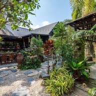 บรรยากาศ บ้านไร่น้ำอิง ร้านอาหารทะเลพื้นเมือง เพชรบุรี