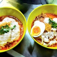 เบนซ์เตี๋ยวต้มยำมะนาวสด ก๋วยเตี๋ยวต้มยำ จันทร์หุ่นบำเพ็ญ