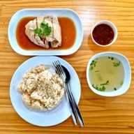 ยูตะ ข้าวขาหมู-ข้าวมันไก่สิงคโปร์