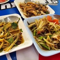 ส้มตำป้าหมอน (ศาลเจ้า)