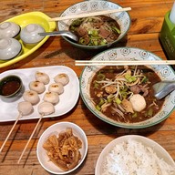 เมนูของร้าน ก๋วยเตี๋ยวเรือ คุณ อ. ราชบุรี
