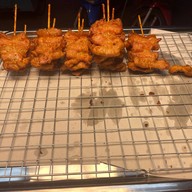 🌈“หมูทอดอินดี้(เสียบไม้)“🌸กาดประตูเชียงใหม่ หนองหอย