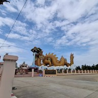 หมู่บ้านมังกรสวรรค์ ศาลเจ้าพ่อหลักเมืองสุพรรณบุรี
