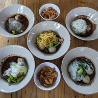 นายหัว ก๋วยเตี๋ยวเรืออยุธยา (สูตรดั้งเดิม) สาขาอุบลราชธานี