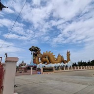 หมู่บ้านมังกรสวรรค์ ศาลเจ้าพ่อหลักเมืองสุพรรณบุรี