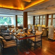 สวนบัว โรงแรมเซ็นทาราแกรนด์ เซ็นทรัลพลาซา ลาดพร้าว กรุงเทพฯ