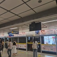 บรรยากาศ Mrt สุขุมวิท