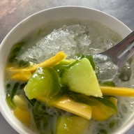 เมนูของร้าน ใหญ่ชวนชิม (เจ้าเก่า) เต้าหู้ทอด ตือคาโคว หน้าโรงเรียนจีน