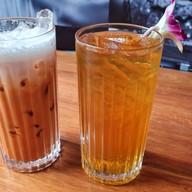 เมนูของร้าน Sit and wonder