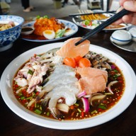 โอชา ก๋วยเตี๋ยวเรือ คลอง9