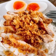 ข้าวหมูทอดโอชา รามคำแหง หัวหมาก21