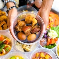 ครัววังทอง ข้าวแกง ตามสั่ง อาหารจานด่วน บางแก้ว