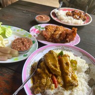 ลองแล ข้าวแกงใต้