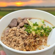 นมสด สตอเบอร์รี่ Yummy นวมินทร์