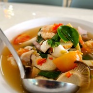 เมนูของร้าน เรือนเขาแหลม