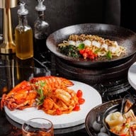 Osca & Blanco Bar and Restaurant